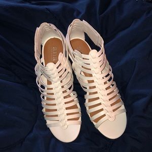 Never been Worn a.n.a. Meadow Wedges